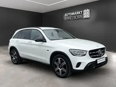 Gebraucht Mercedes GLC300e Night 320 PS (235 kW) 2021 Weiß SUV