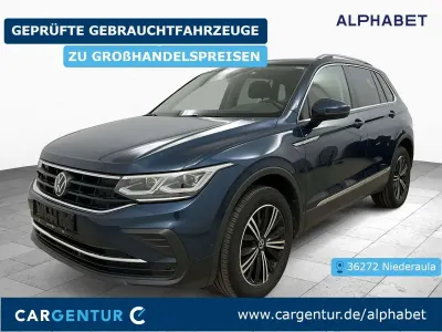 Gebraucht VW Tiguan Life 150 PS (110 kW) 2022 Blau SUV