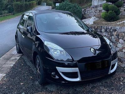 Schwarz Gebraucht 2011 Renault Scénic III Bose Edition Van / Kleinbus | 4.500 € (Fairer Preis)