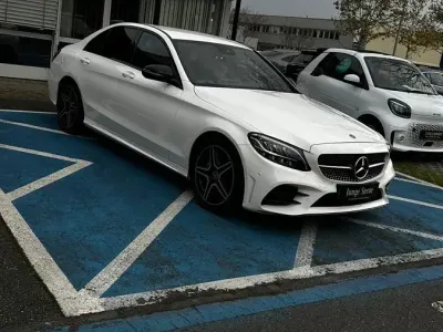 Gebraucht Mercedes C180 AMG line Plus 156 PS (114 kW) 2020 Weiß Limousine