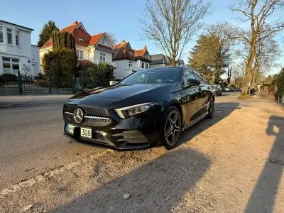 Używany Mercedes A250 224 KM (164 kW) 2019 Czarny Sedan/Limuzyna