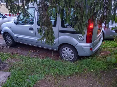 Gebraucht Renault Kangoo 95 PS (69 kW) 2007 Silber Van / Kleinbus