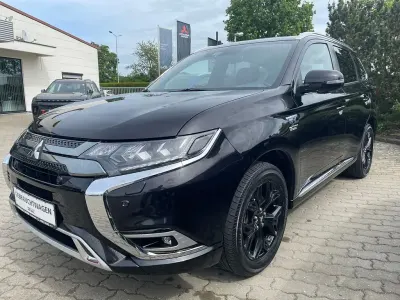Gebraucht Mitsubishi Outlander P-HEV Top 224 PS (164 kW) 2021 Schwarz SUV