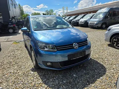 Gebraucht VW Touran Cup 140 PS (102 kW) 2015 Blau Van / Kleinbus