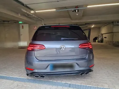 Begagnad VW Golf VII R 310 HK (228 kW) 2017 Grå Sedan