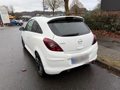 Używany Opel Corsa OPC 90 KM (66 kW) 2009 Biały Hatchback