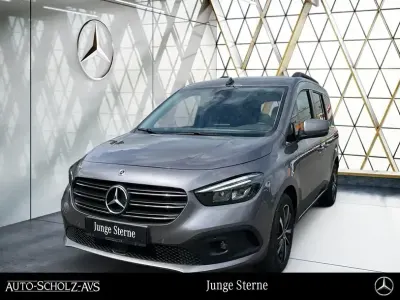 Gebraucht Mercedes T180 Progressive 116 PS (85 kW) 2023 Chromitgrau metallic Van / Kleinbus