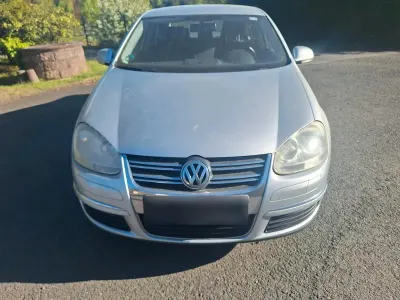 Gebraucht VW Jetta 102 PS (75 kW) 2006 Silber Limousine