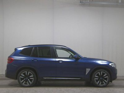Phytonicblau metallic Gebraucht 2021 BMW iX3 Shadowline SUV | 28.780 € (Superpreis)