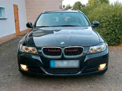 Gebraucht BMW 318 143 PS (105 kW) 2011 Schwarz Kombi