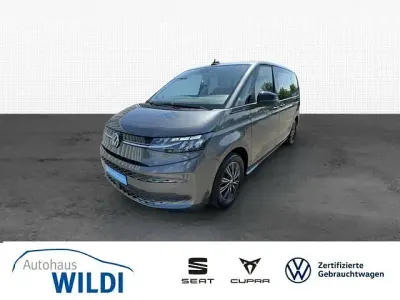 Gebraucht VW Multivan Life 150 PS (110 kW) 2023 Grau Van / Kleinbus
