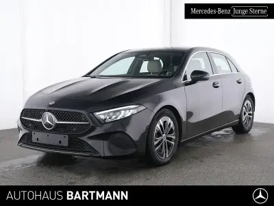 Gebraucht Mercedes A200 Advanced 163 PS (119 kW) 2025 Lack kosmosschwarz Limousine