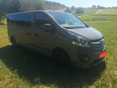Gebraucht Opel Vivaro 145 PS (106 kW) 2018 Grau Van / Kleinbus