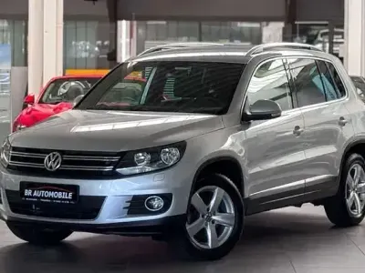 Gebraucht VW Tiguan LOUNGE 150 PS (110 kW) 2016 Reflexsilber metallic SUV