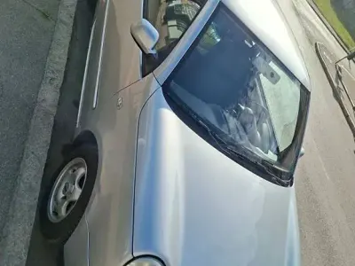 Gebraucht VW Lupo Basis 60 PS (44 kW) 2003 Silber Kleinwagen
