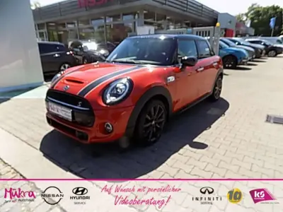 Gebraucht Mini Cooper S 192 PS (141 kW) 2021 Solaris orange Kleinwagen