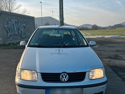 Gebraucht VW Polo 75 PS (55 kW) 2000 Silber Kleinwagen