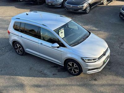 Gebraucht VW Touran Highline 150 PS (110 kW) 2022 Reflexsilber Van / Kleinbus