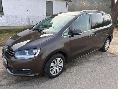 Gebraucht VW Sharan Comfortline 150 PS (110 kW) 2015 Braun Van / Kleinbus