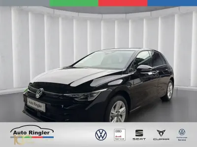 Nouă VW Golf VIII Life 150 CP (110 kW) 2025 Negru Berlinǎ