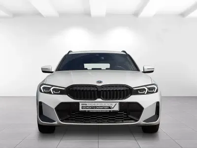 Gebraucht BMW 320 Shadowline 190 PS (139 kW) 2023 Alpinweiss iii Kombi