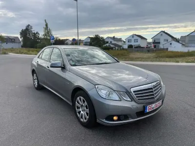 Gebraucht Mercedes E200 Elegance 184 PS (135 kW) 2009 Grau Limousine