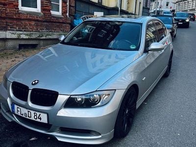 Gebraucht BMW 325 218 PS (160 kW) 2005 Silber Limousine