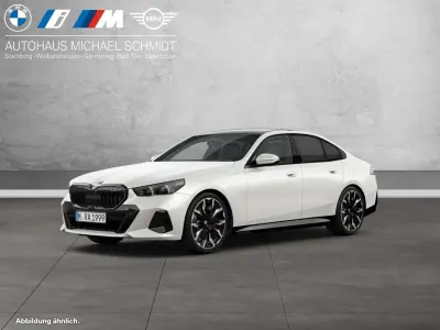 Neu BMW 540 M Sport 303 PS (222 kW) 2026 Mineralweiss Limousine