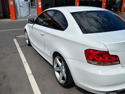 Gebraucht BMW 120 Performance 177 PS (130 kW) 2011 Weiß Kleinwagen