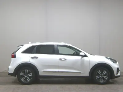 Używany Kia Niro 141 KM (103 kW) 2021 Biały SUV