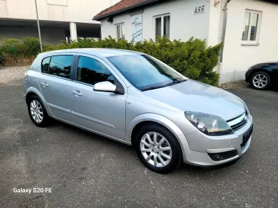 Gebraucht Opel Astra 105 PS (77 kW) 2004 Silber Limousine