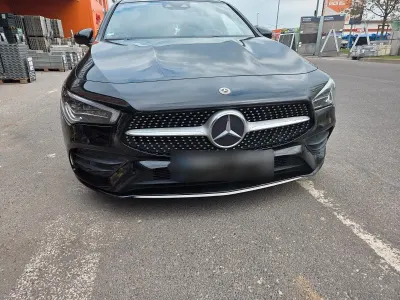 Gebraucht Mercedes CLA220 Shooting Brake 190 PS (139 kW) 2019 Schwarz Kombi