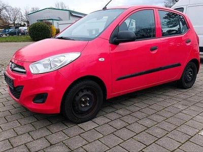 Gebraucht Hyundai i10 70 PS (51 kW) 2012 Rot Kleinwagen