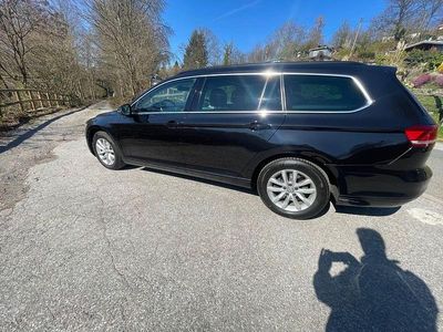Second-hand VW Passat Comfortline 150 CP (110 kW) 2016 Negru Break