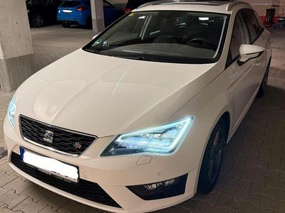Weiß Gebraucht 2016 Seat Leon ST FR Kombi | 14.500 € (Fairer Preis)