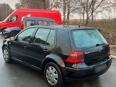 Second-hand VW Golf IV 75 CP (55 kW) 2000 Negru Hatchback