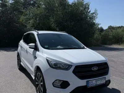 Gebraucht Ford Kuga ST-Line 150 PS (110 kW) 2019 Weiß SUV