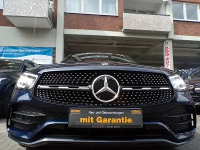 Gebraucht Mercedes GLC300e AMG 194 PS (142 kW) 2021 Blau SUV