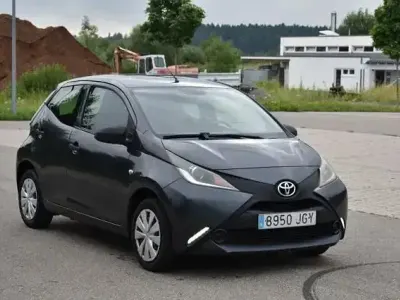Gebraucht Toyota Aygo 69 PS (50 kW) 2015 Andere Kleinwagen