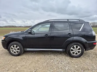 Second-hand Mitsubishi Outlander Instyle 156 CP (114 kW) 2012 Negru SUV