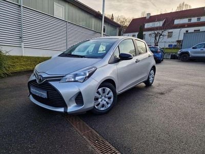 Silber Gebraucht 2014 Toyota Yaris Basis Kleinwagen | 9.990 € (Etwas zu teuer)