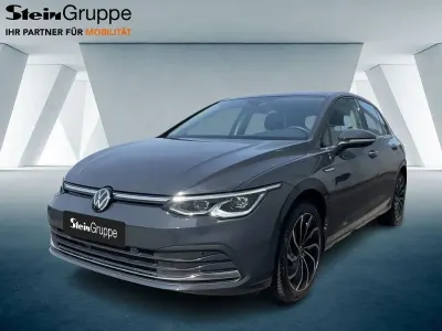 Gebraucht VW Golf VIII Style 190 PS (139 kW) 2024 Grau Limousine