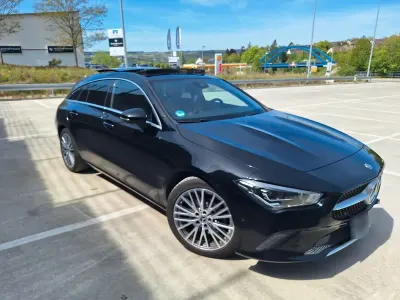Gebraucht Mercedes CLA200 Shooting Brake 163 PS (119 kW) 2020 Schwarz Kombi