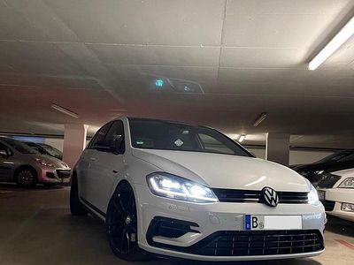 Second-hand VW Golf VII R 390 CP (286 kW) 2017 Alb Berlinǎ