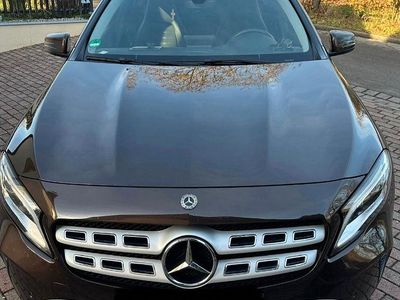 Braun Gebraucht 2017 Mercedes GLA200 Urban SUV | 18.500 € (Fairer Preis)