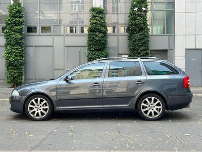 Grün Gebraucht 2007 Skoda Octavia LAURIN & KLEMENT Kombi | 3.500 € (Etwas zu teuer)