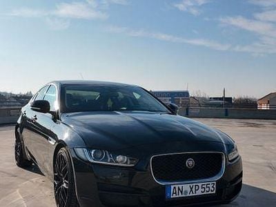 Schwarz Gebraucht 2016 Jaguar XE Prestige Limousine | 14.999 €