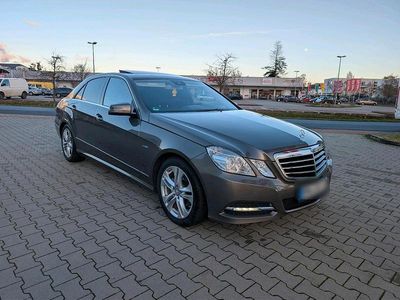 Gebraucht Mercedes E200 Avantgarde 136 PS (100 kW) 2011 Braun Limousine