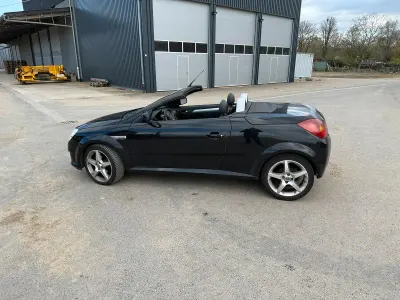 Gebraucht Opel Tigra 90 PS (66 kW) 2004 Schwarz Cabrio