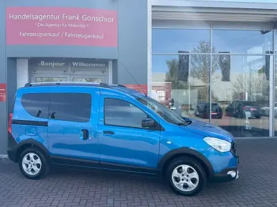 Usata Dacia Dokker Celebration 116 CV (85 kW) 2018 Blu Monovolume